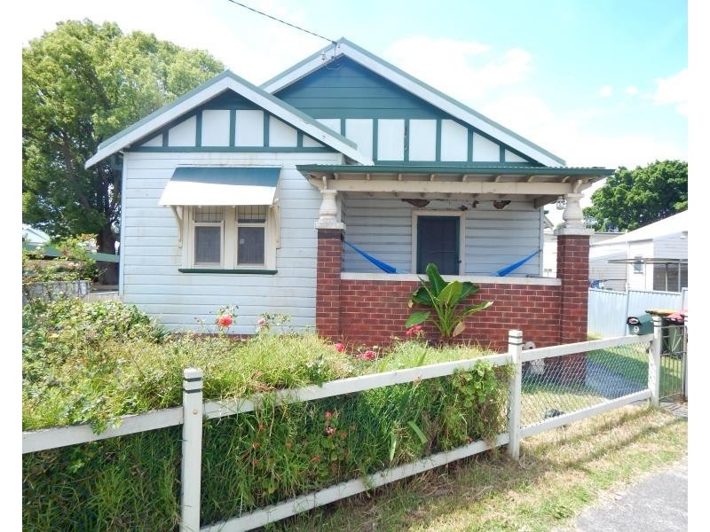 9 BRIDGES ROAD, New Lambton NSW 2305