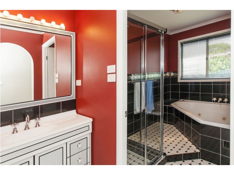 1 Nicolena Crescent, Rutherford NSW 2320