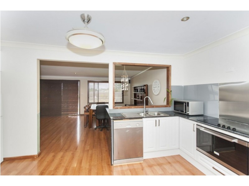 17 Annette Close, Woodberry NSW 2322