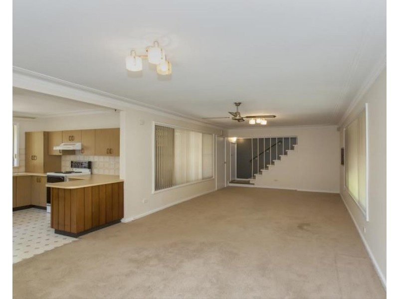 20 PARKWAY AVENUE, Raymond Terrace NSW 2324