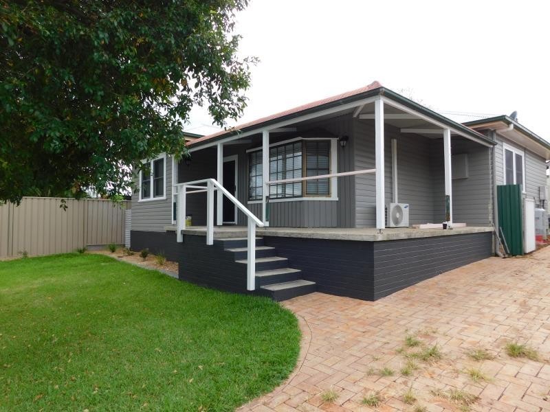 1 WOOD STREET, Raymond Terrace NSW 2324