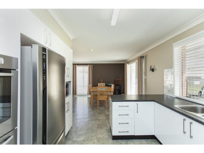 6 Belmore Place, Raymond Terrace NSW 2324