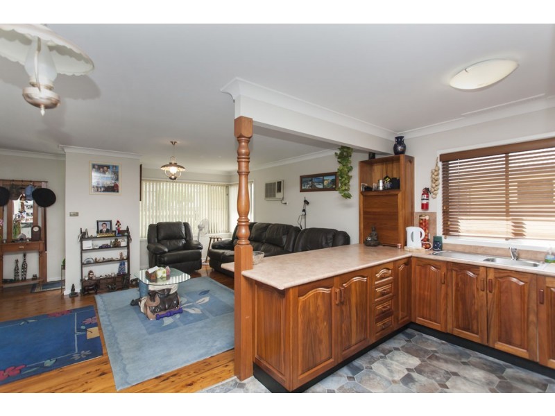 37 Redbill Drive, Woodberry NSW 2322