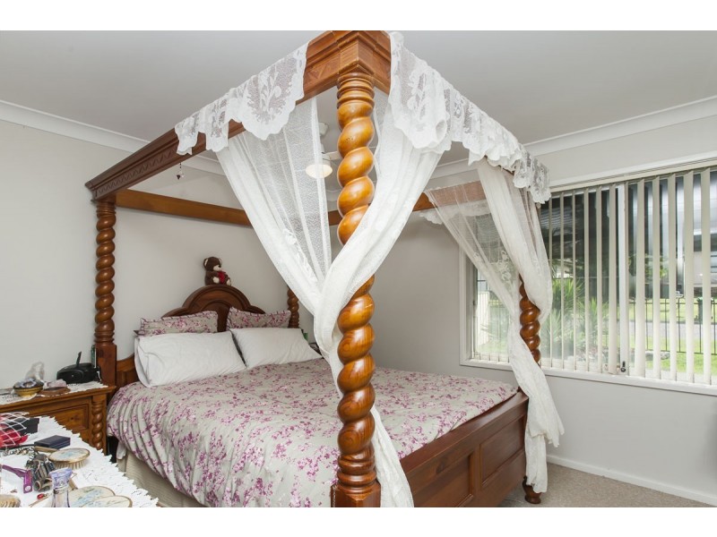 37 Redbill Drive, Woodberry NSW 2322