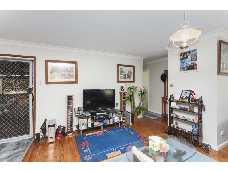 37 Redbill Drive, Woodberry NSW 2322