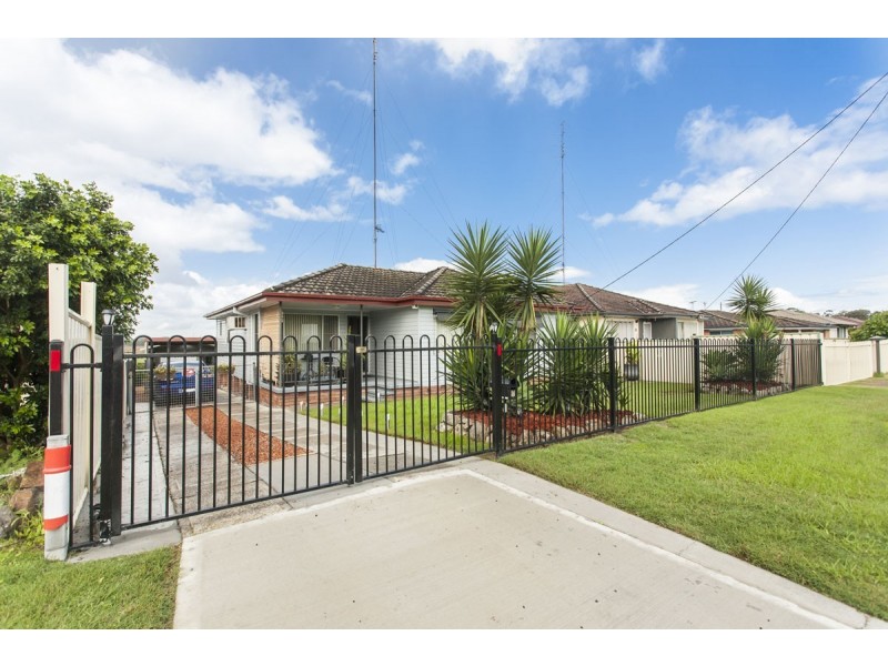 37 Redbill Drive, Woodberry NSW 2322