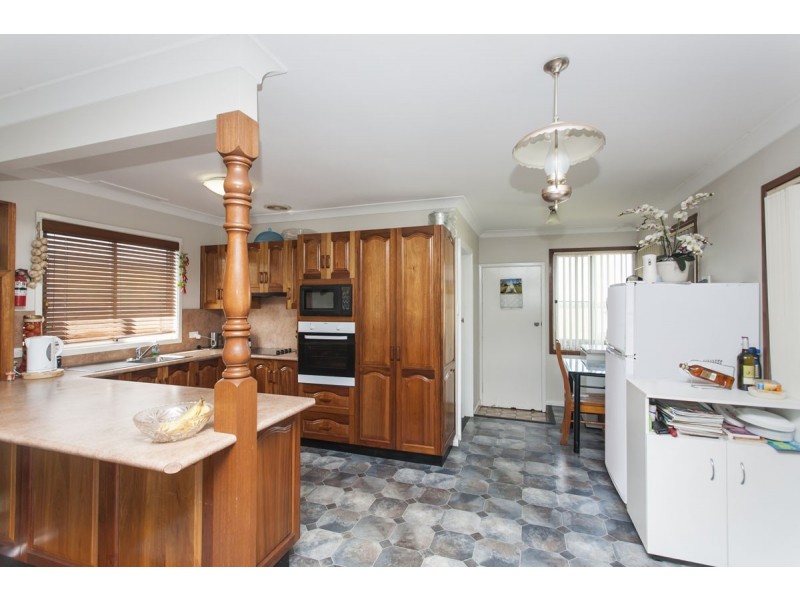 37 Redbill Drive, Woodberry NSW 2322