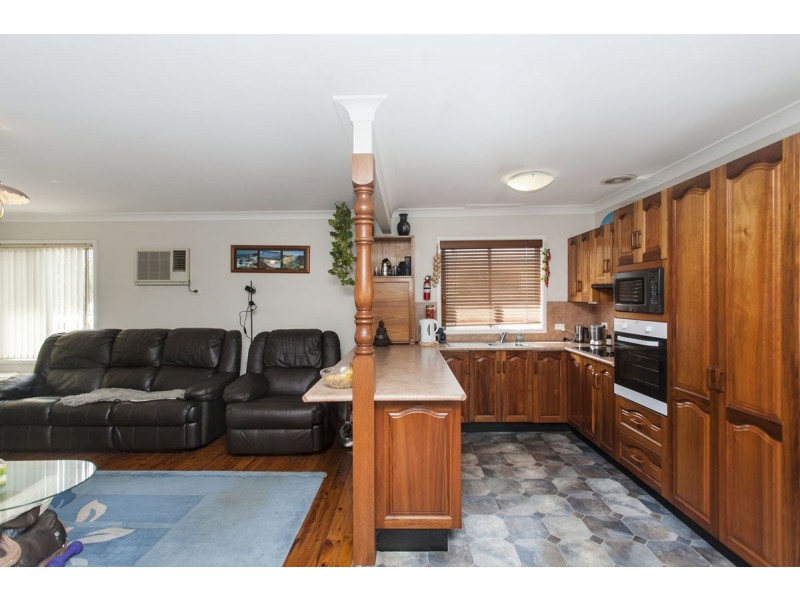 37 Redbill Drive, Woodberry NSW 2322