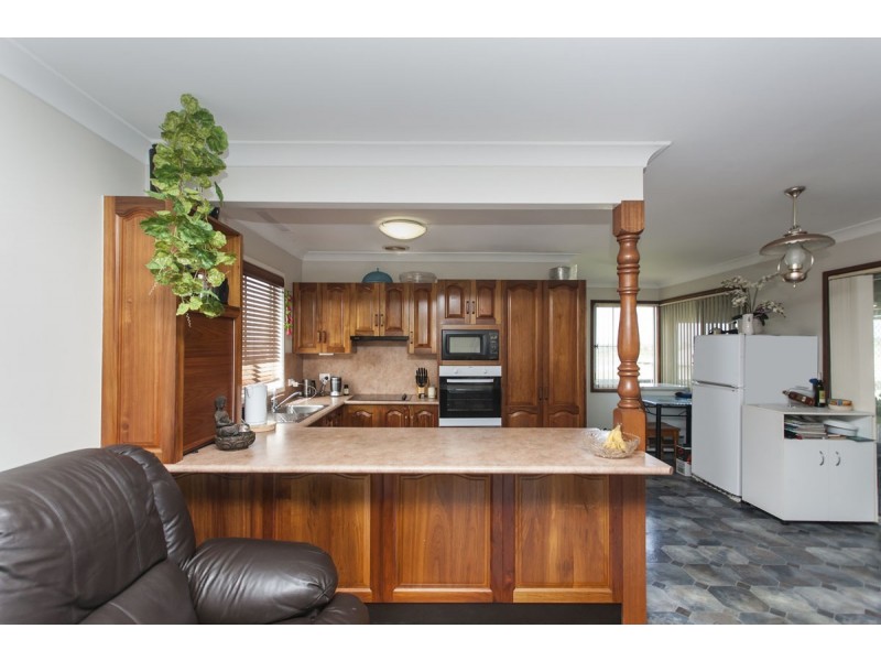 37 Redbill Drive, Woodberry NSW 2322