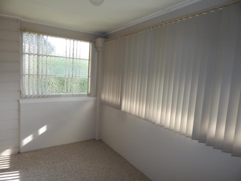 2 QUEENS ROAD, New Lambton NSW 2305