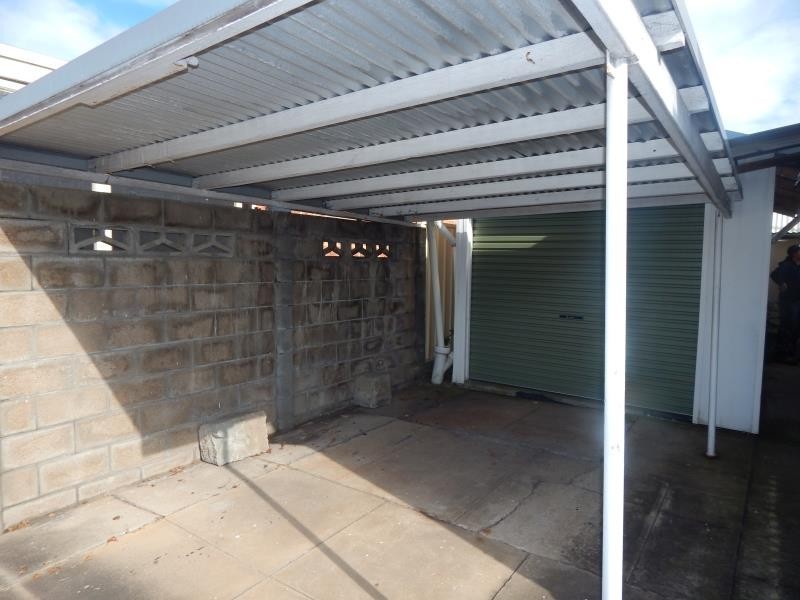 2 QUEENS ROAD, New Lambton NSW 2305