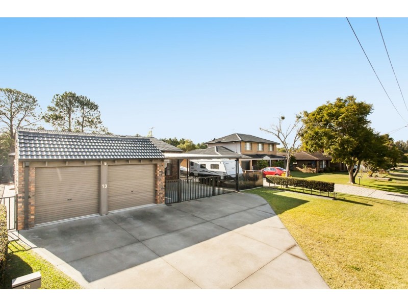 13 Greenslopes Drive, Raymond Terrace NSW 2324