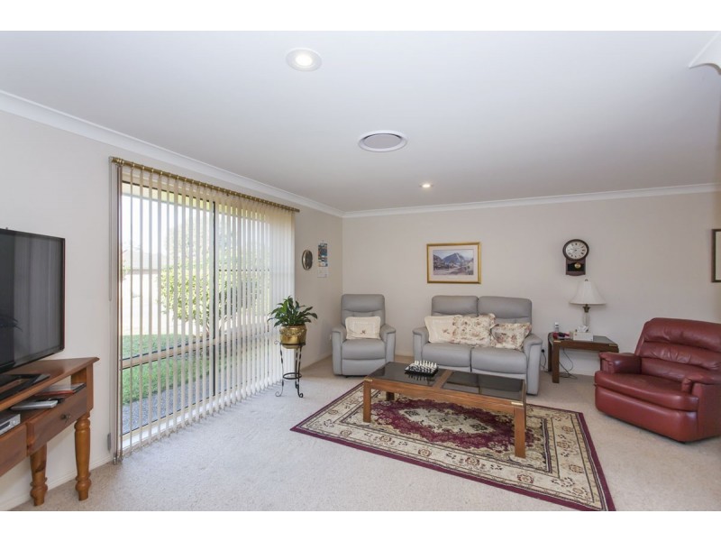 2 Kirkton Close, Raymond Terrace NSW 2324