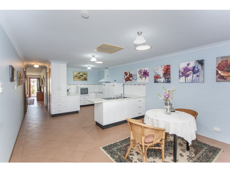 1/33 Benjamin Lee Drive, Raymond Terrace NSW 2324