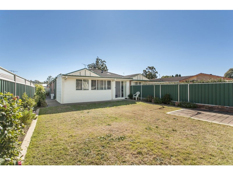 1/33 Benjamin Lee Drive, Raymond Terrace NSW 2324