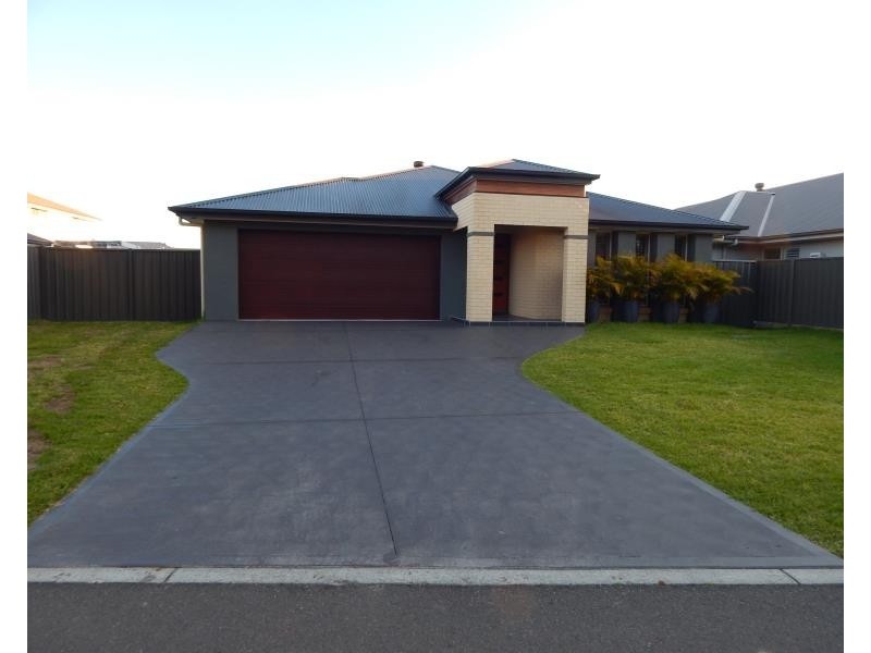 22 SEASIDE BOULEVARD, Fern Bay NSW 2295