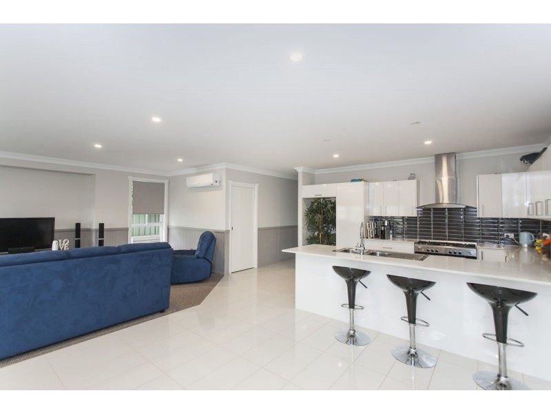 2/77 Dalyell Way, Raymond Terrace NSW 2324