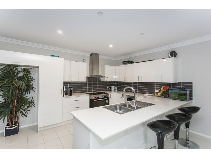 2/77 Dalyell Way, Raymond Terrace NSW 2324