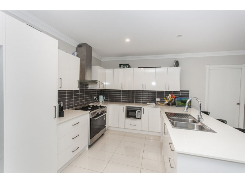 2/77 Dalyell Way, Raymond Terrace NSW 2324