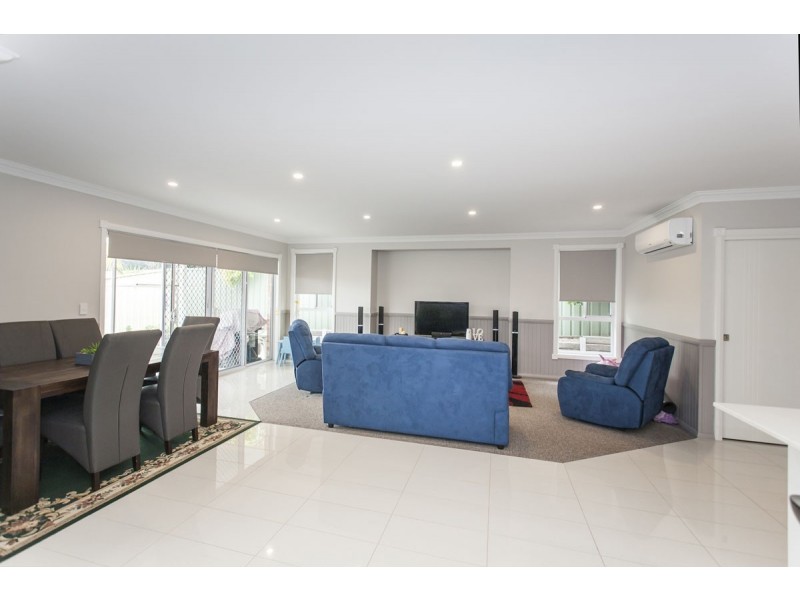 2/77 Dalyell Way, Raymond Terrace NSW 2324