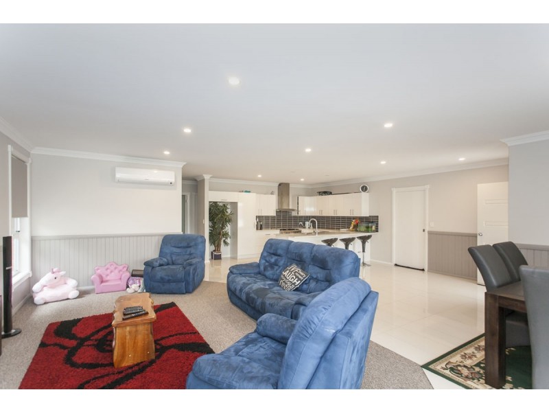 2/77 Dalyell Way, Raymond Terrace NSW 2324