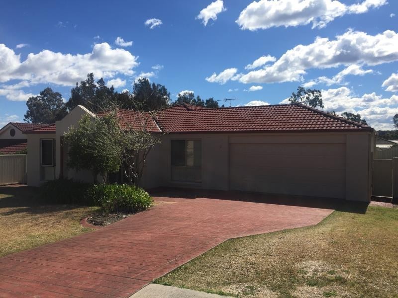 3 MCPHERSON PLACE, Raymond Terrace NSW 2324