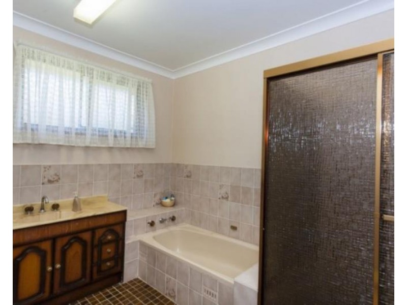 10 ELIZABETH AVENUE, Raymond Terrace NSW 2324