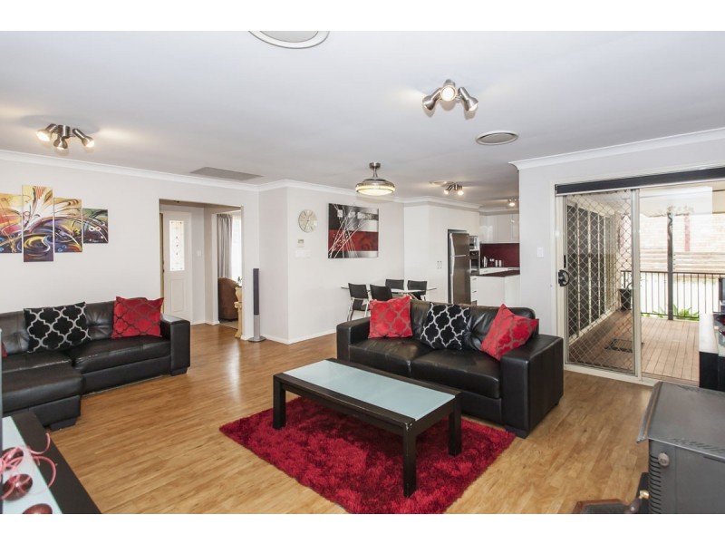 10 Loftus Place, Raymond Terrace NSW 2324