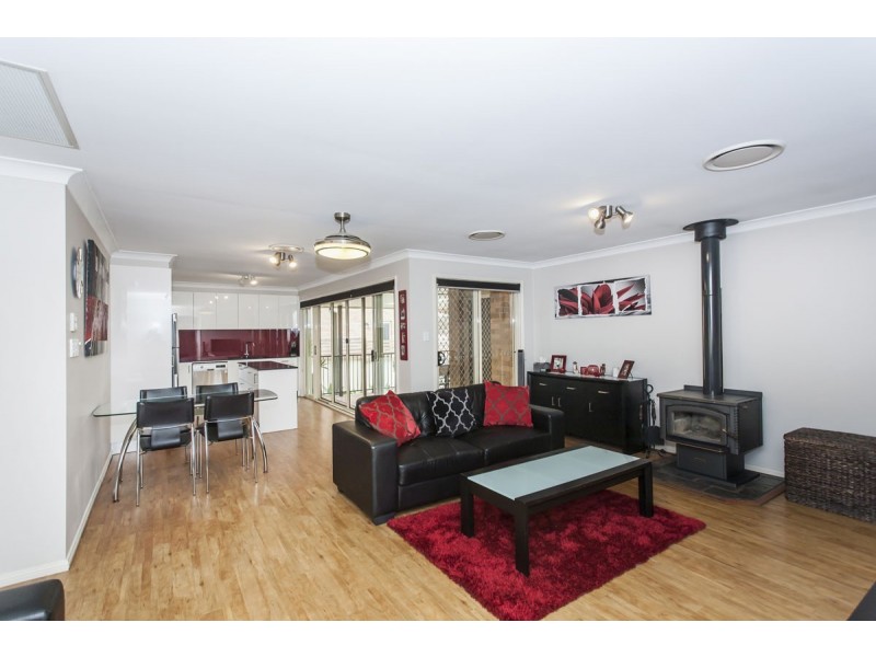 10 Loftus Place, Raymond Terrace NSW 2324