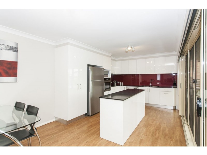 10 Loftus Place, Raymond Terrace NSW 2324