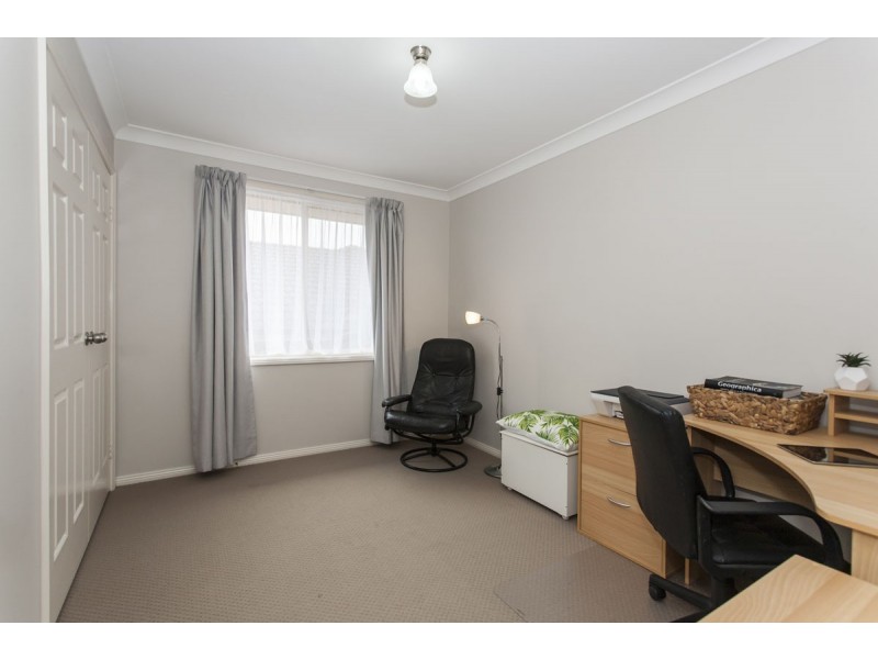 10 Loftus Place, Raymond Terrace NSW 2324