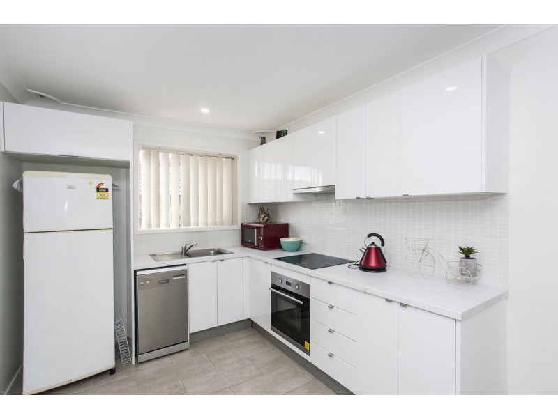 11 Kookaburra Parade, Woodberry NSW 2322