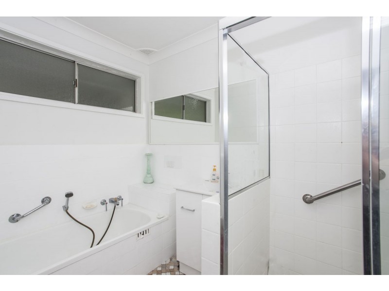 11 Kookaburra Parade, Woodberry NSW 2322