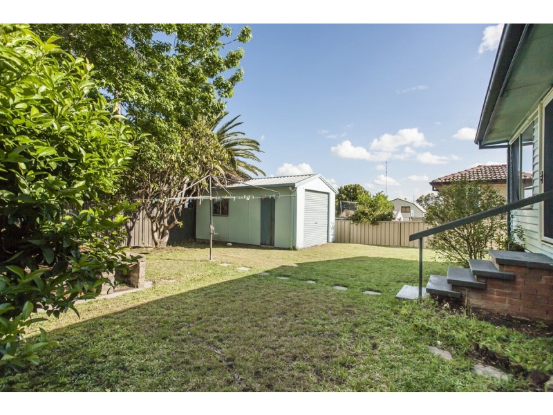 11 Kookaburra Parade, Woodberry NSW 2322