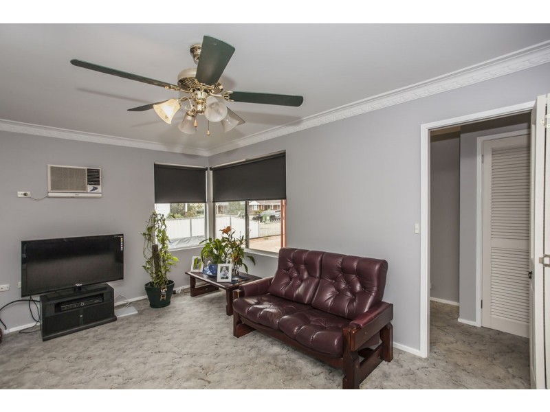 4 Ninth Street, Weston ACT 2611