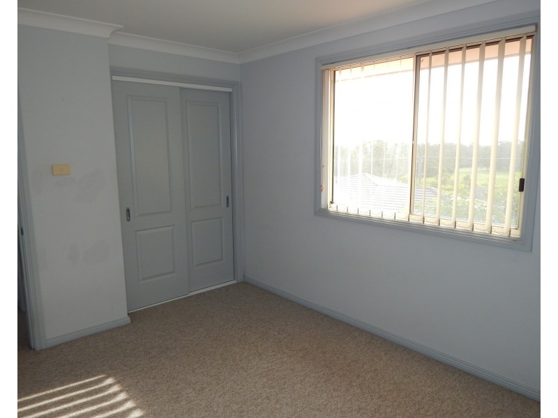 2/3 OAK CIRCUIT, Raymond Terrace NSW 2324