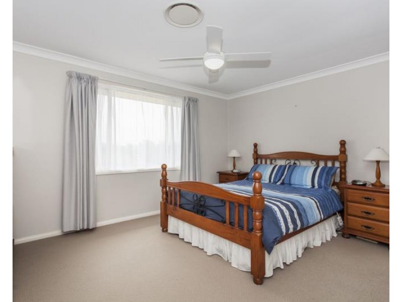 10 LOFTUS PLACE, Raymond Terrace NSW 2324