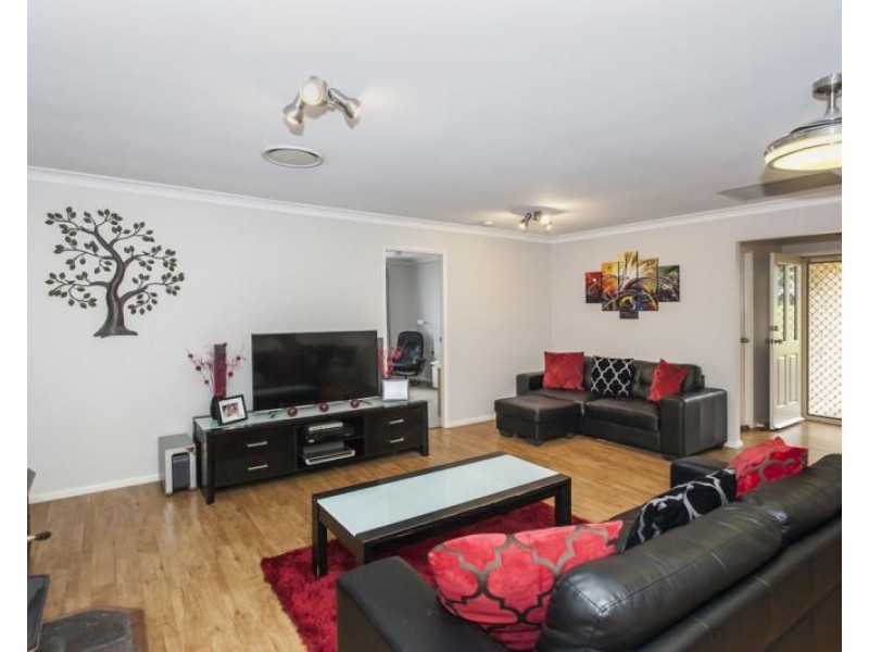 10 LOFTUS PLACE, Raymond Terrace NSW 2324