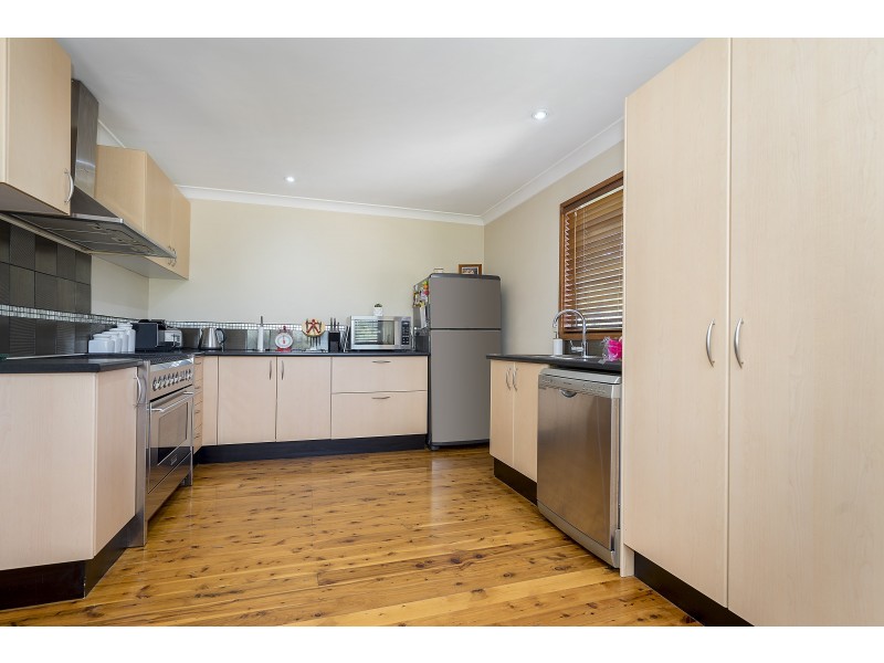 17 Lowe Street, Clarence Town NSW 2321