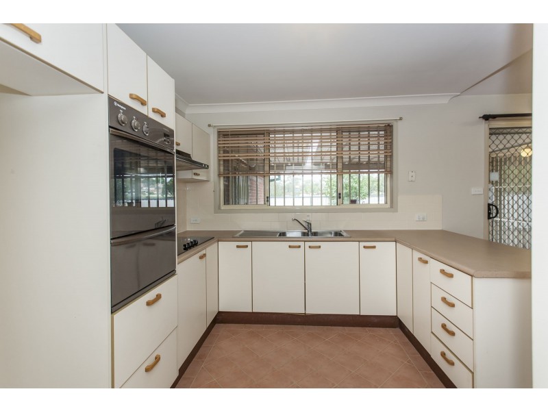25 Dalyell Way, Raymond Terrace NSW 2324
