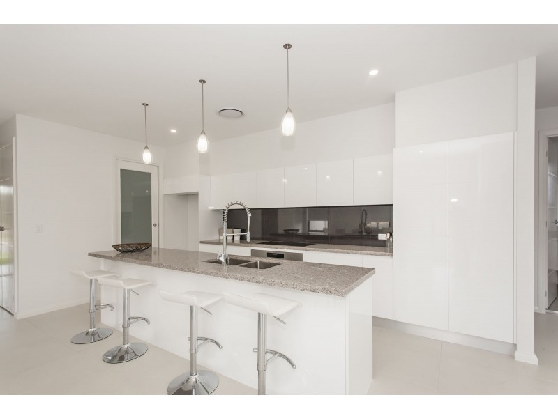 103 Triton Boulevard, North Rothbury NSW 2335