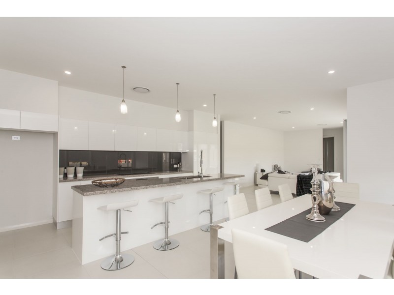 103 Triton Boulevard, North Rothbury NSW 2335