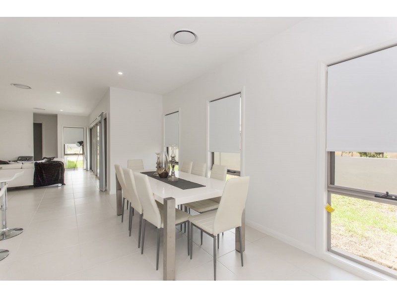 103 Triton Boulevard, North Rothbury NSW 2335