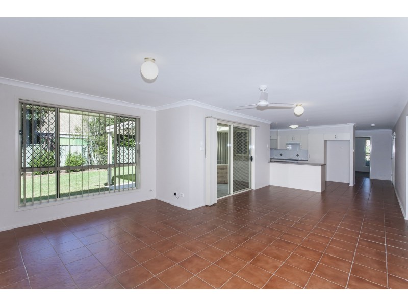 11 Dangar Circuit, Medowie NSW 2318