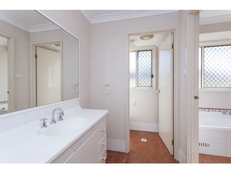 11 Dangar Circuit, Medowie NSW 2318