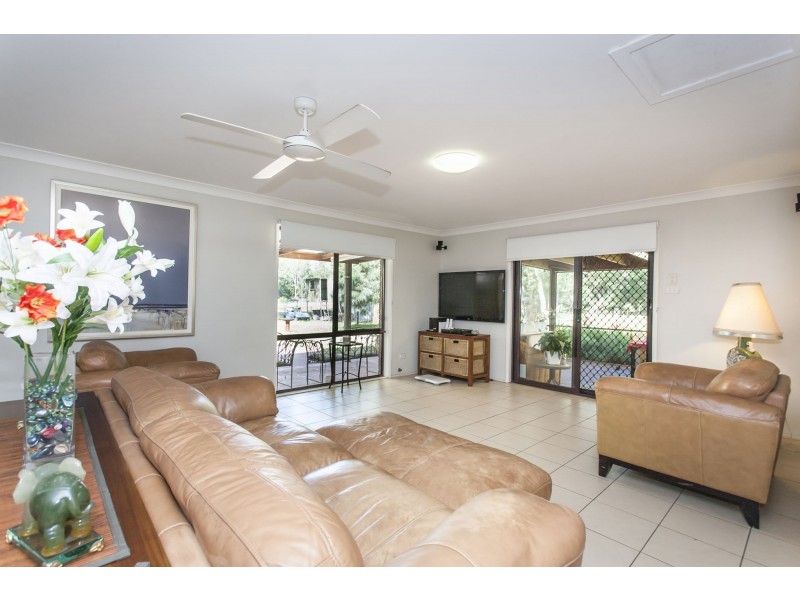 11 Hideaway Drive, Salt Ash NSW 2318