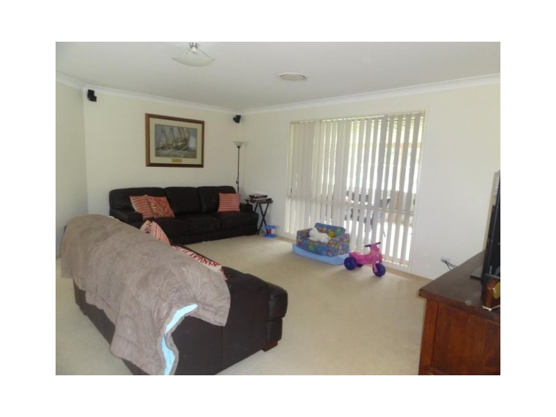 13 Storks Road, Glen Oak NSW 2320