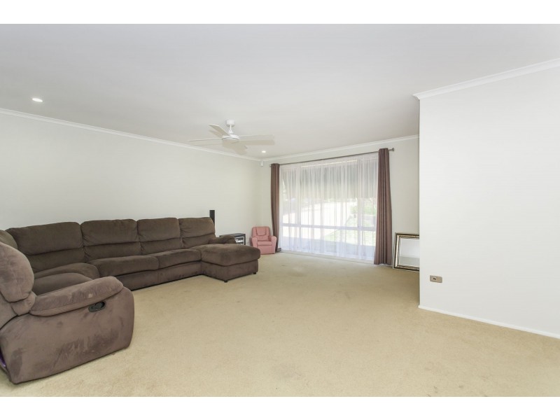 9 Holwell Circuit, Raymond Terrace NSW 2324