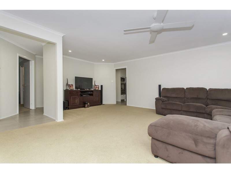 9 Holwell Circuit, Raymond Terrace NSW 2324