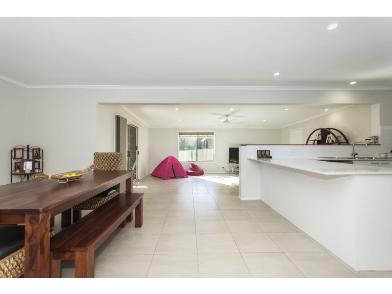 9 Holwell Circuit, Raymond Terrace NSW 2324